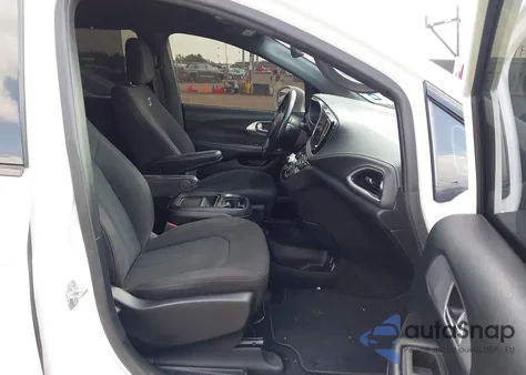 2021 Chrysler Pacifica Touring z USA, uszkodzony, nr VIN 2C4RC1FG7MR565253